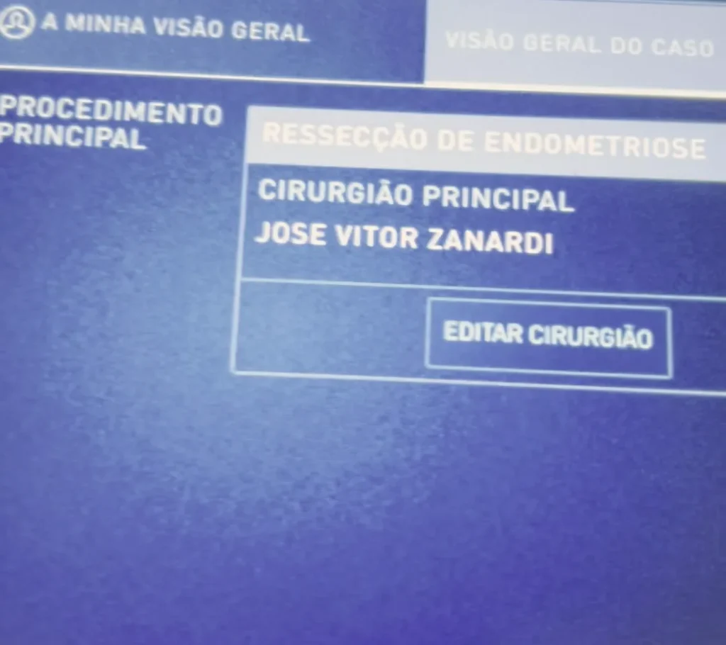 Tela do console robótico com ressecção de endometriose e o Dr. José Vitor Zanardi como cirurgião principal